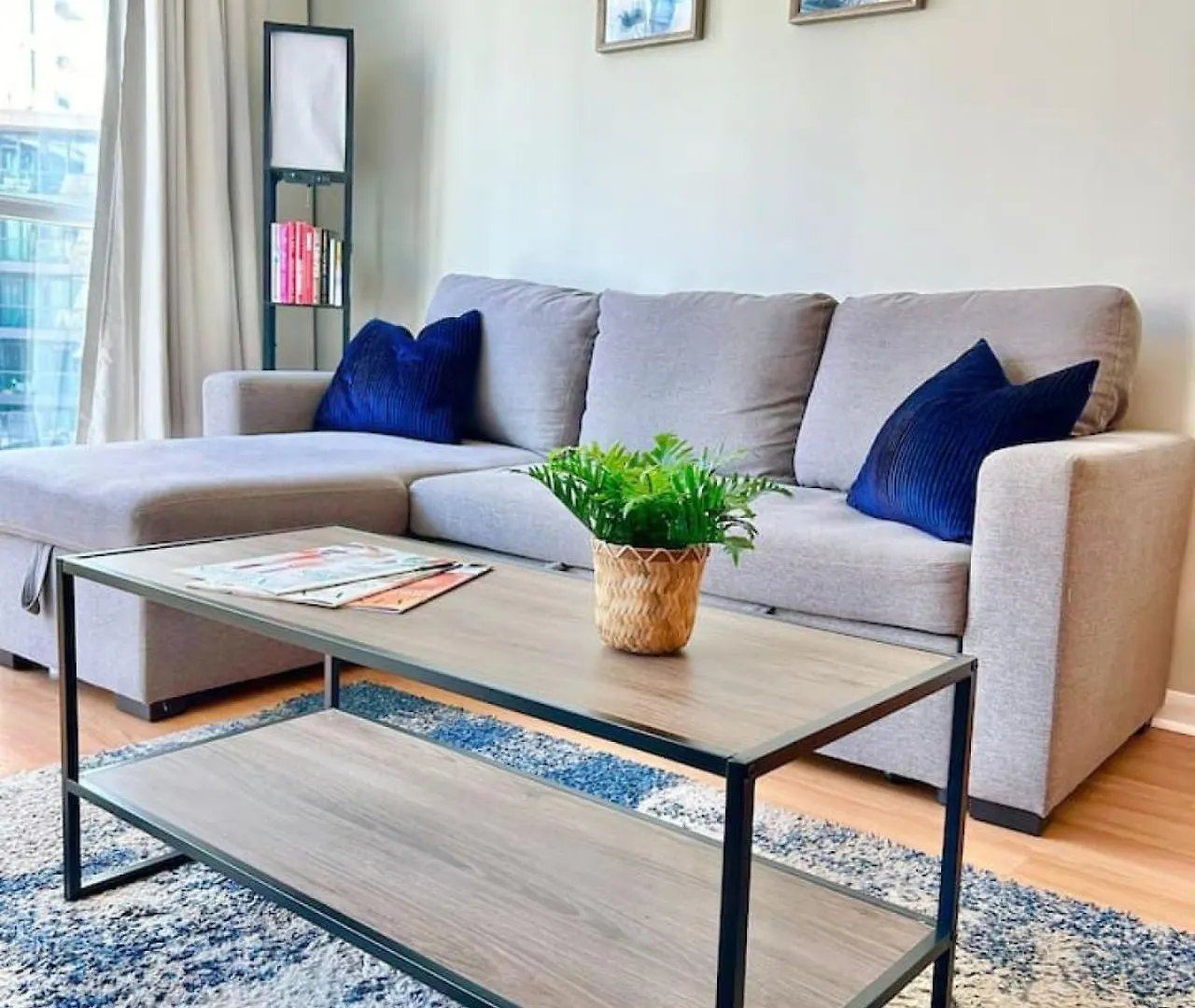 Holiday home Stylish 1Br Condo With Balcony, Parking In Down Town Toronto