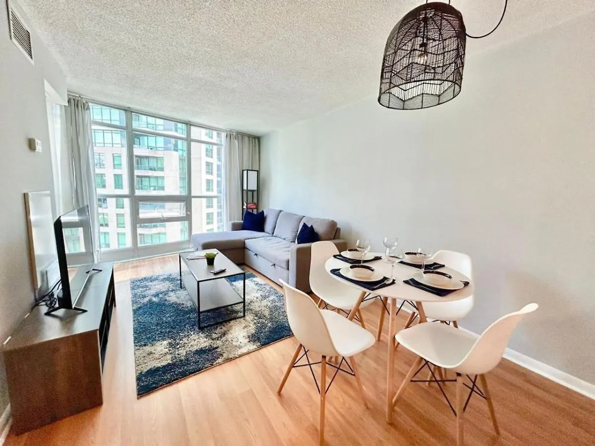 Stylish 1Br Condo With Balcony, Parking In Down Town Toronto Canada
