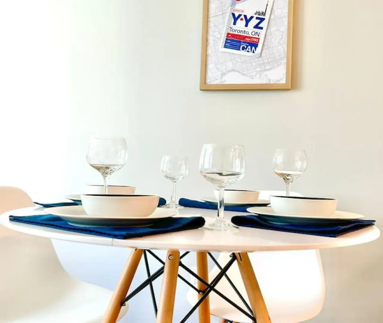 Stylish 1Br Condo With Balcony, Parking In Down Town Toronto Holiday home