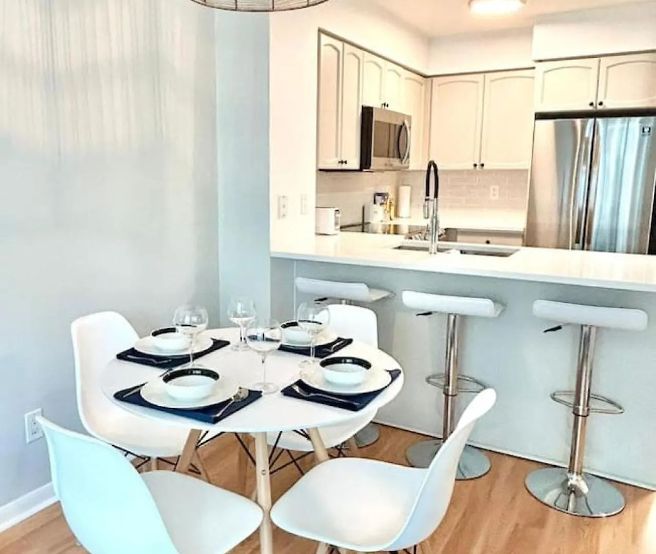 Stylish 1Br Condo With Balcony, Parking In Down Town トロント 0*,  カナダ