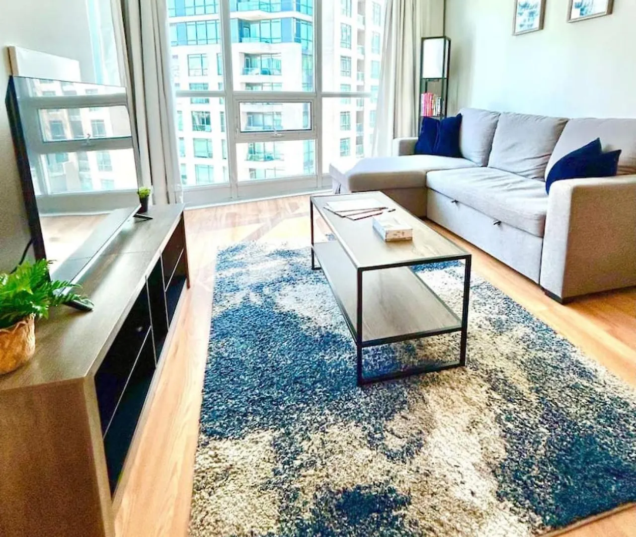 Stylish 1Br Condo With Balcony, Parking In Down Town トロント 0*,  カナダ