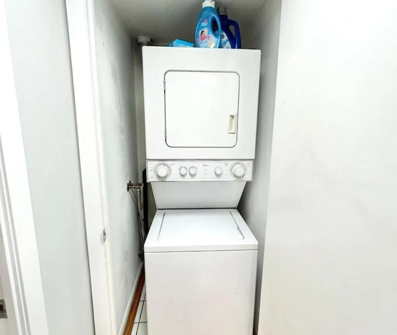 Stylish 1Br Condo With Balcony, Parking In Down Town トロント