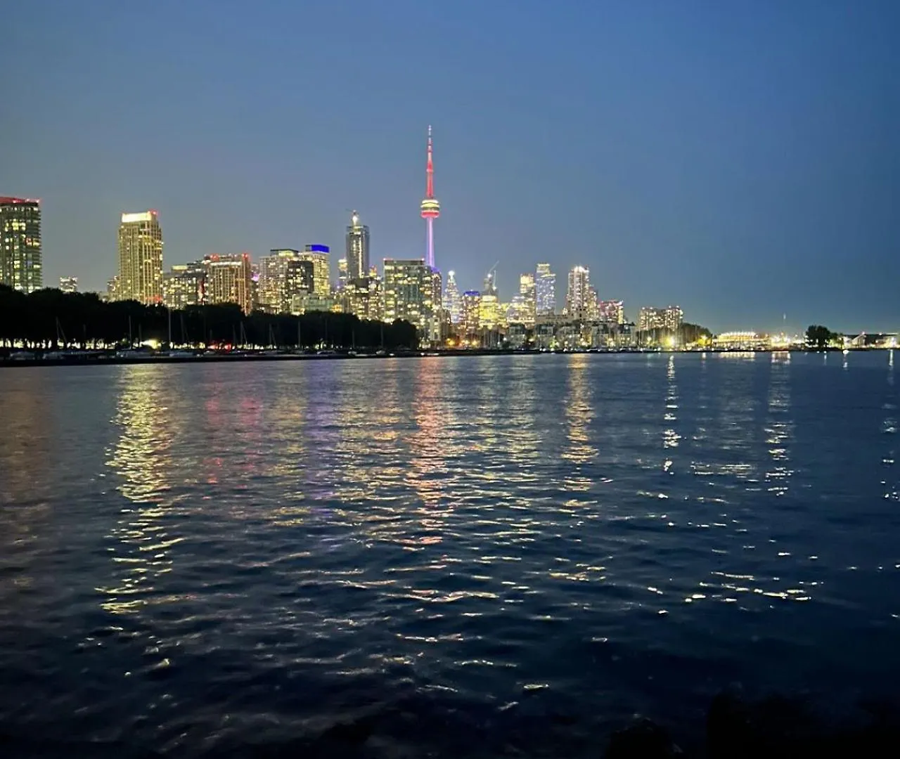 Holiday home Stylish 1Br Condo With Balcony, Parking In Down Town Toronto